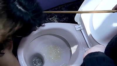 എന്റെ സുന്ദരിയായ സ്വകാര്യ ലൈംഗിക അടിമ മെലാനി മെംഫിസ്. അവൾ എന്റെ പ്രിയപ്പെട്ട അടിമയാണ്, അവൾ നിരപരാധിയായി, ചെറുപ്പമായി, ഗുദ ലൈംഗികതയിൽ, റോൾ പ്ലേ ചെയ്യുന്നതായി തോന്നുന്നു, എനിക്ക് ആവശ്യമുള്ളപ്പോഴെല്ലാം അവളെ ഉപയോഗിക്കാം. ഭാഗം 1.